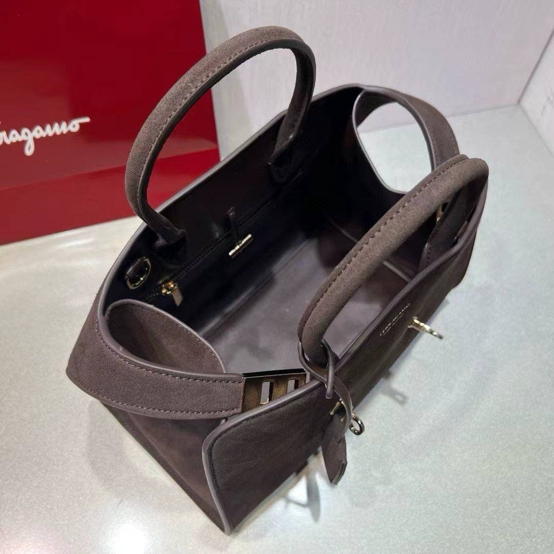 сумка ferragamo,сумка salvatore ferragamo,замшевая сумка,брендовая женская сумка,сумка