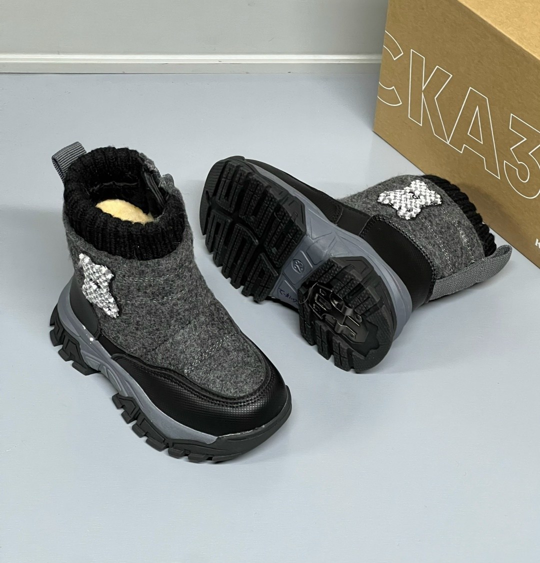 детские валенки,,детская ,зимняя ,зимние детские ботинки