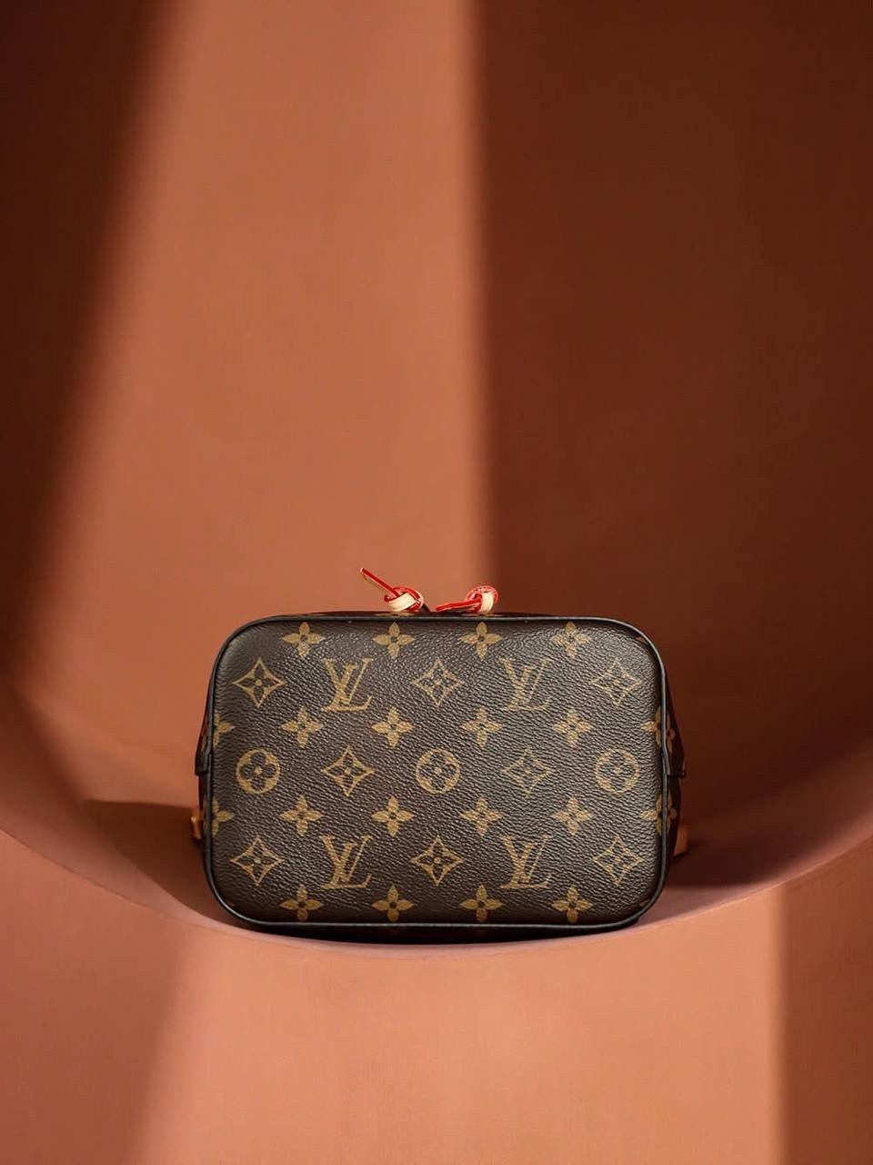 louis vuitton сумка ведро,louis vuitton сумка,сумка ведро луи виттон,женская сумка louis vuitton,louis vuitton сумка на плечо