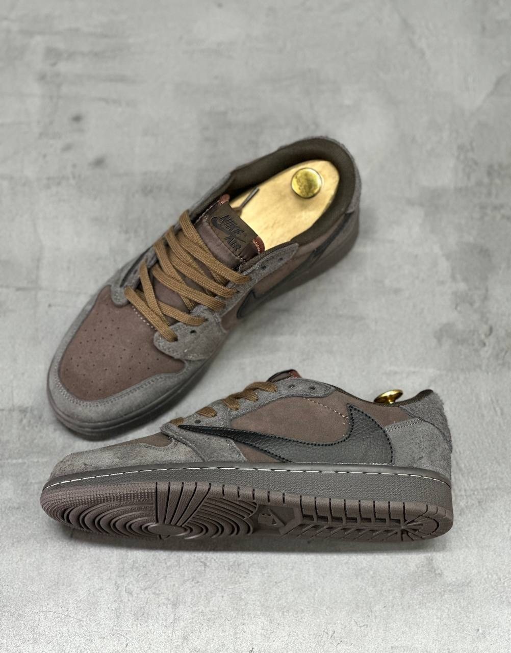 кроссовки travis scott x air jordan 1 low velvet brown nike,кроссовки nike sb dunk low travis scott,nike air jordan 1 low travis scott,кроссовки nike air jordan 1 low travis scott,travis scott x air j