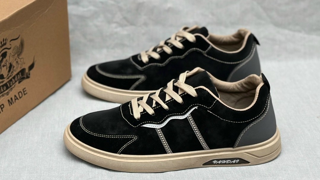 ,мужская ,замшевые кроссовки,кроссовки для мужчин,спортивная  мужская