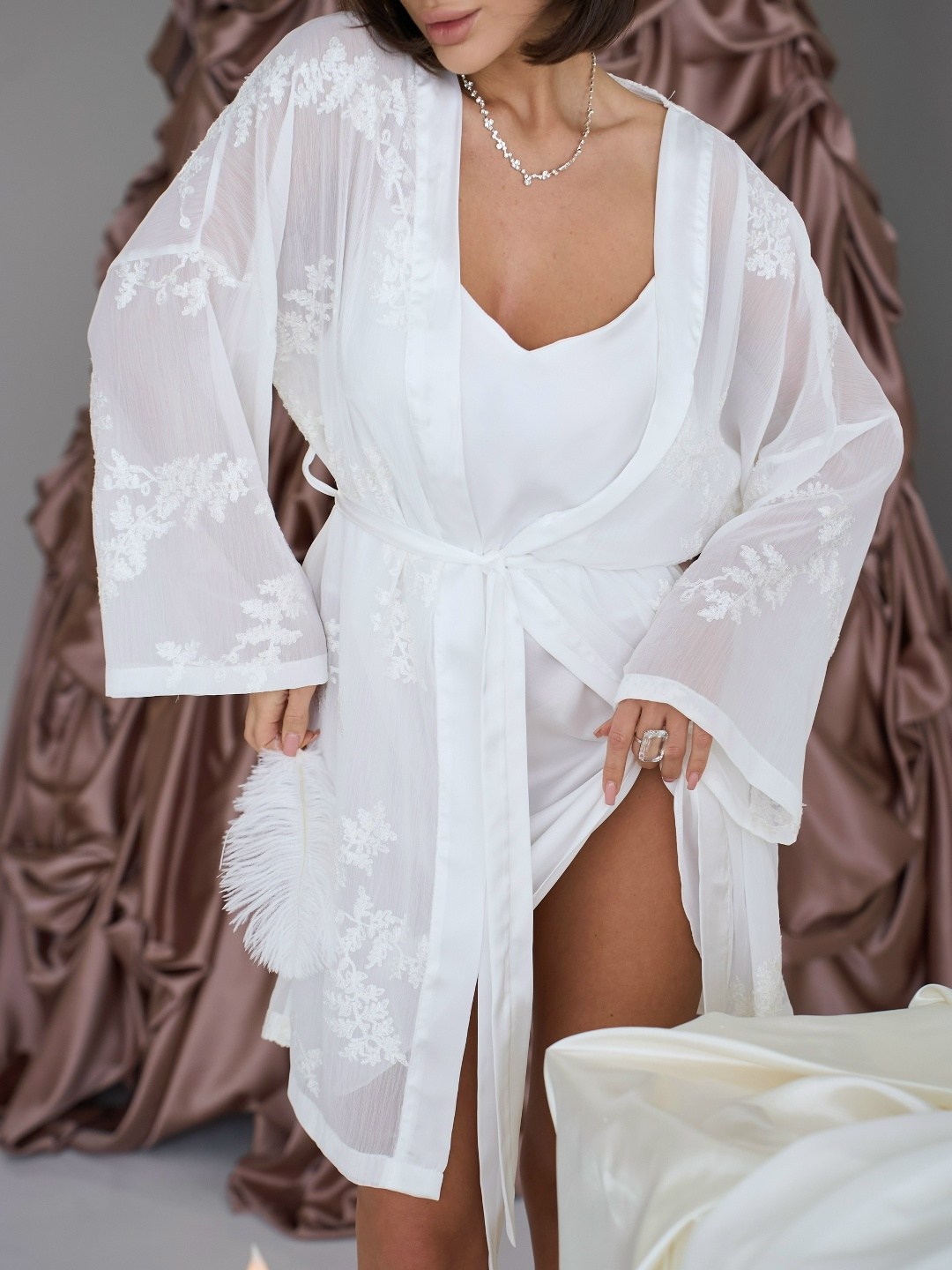 шелковый халат,женский халат,халат женский шелковый,халат пеньюар,халат belle femme белый