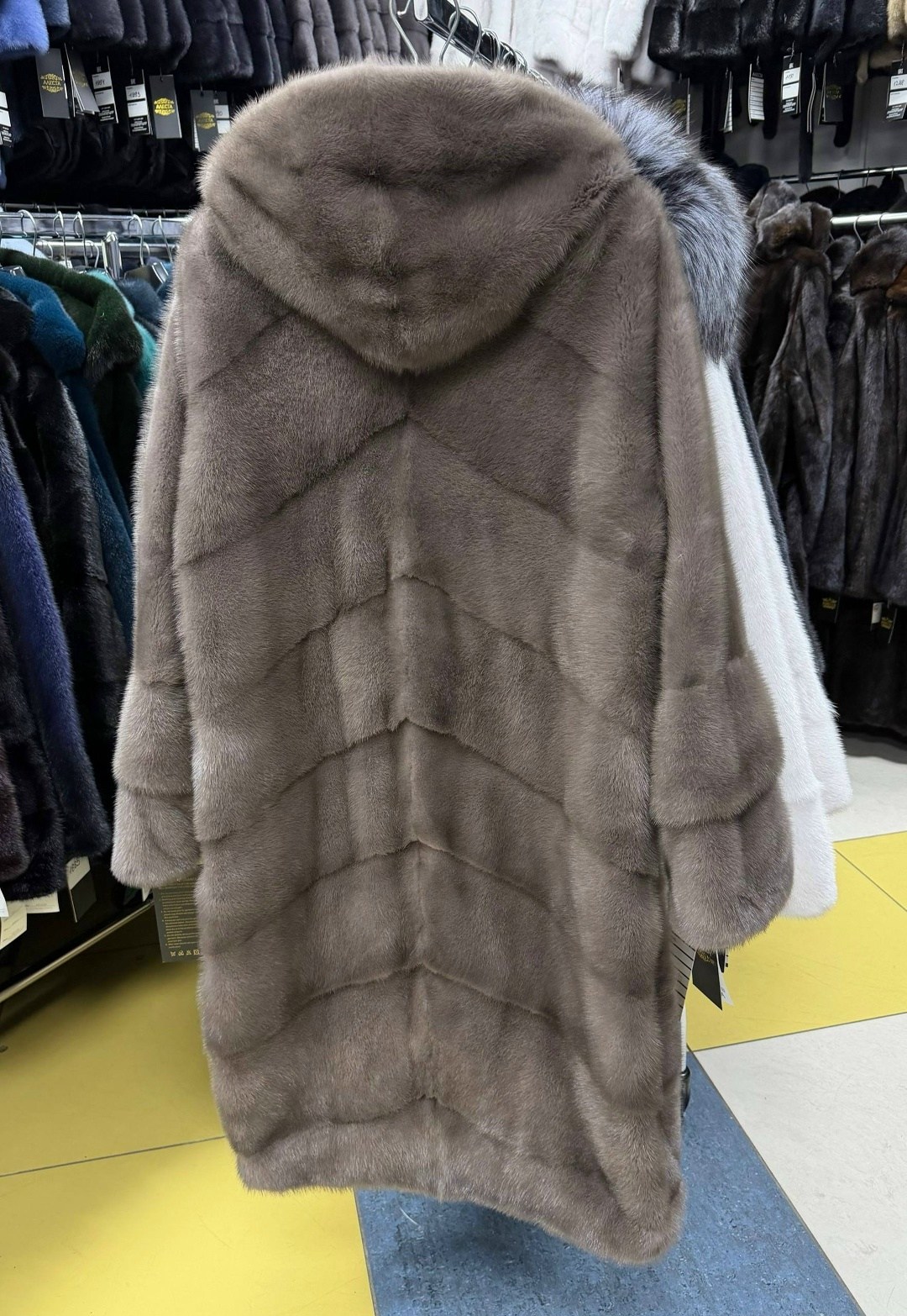 шубка из меха европейской норки с капюшоном цвет "пастель",шубка из меха европейской норки с капюшоном,шубка из меха европейской норки с капюшоном цвет капучино,шуба норковая с капюшоном,шуба норка