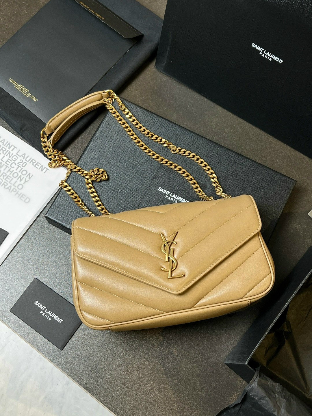 сумка на плечо saint laurent,yves saint laurent сумка на плечо,yves saint laurent сумка,сумка saint laurent,сумка на плечо