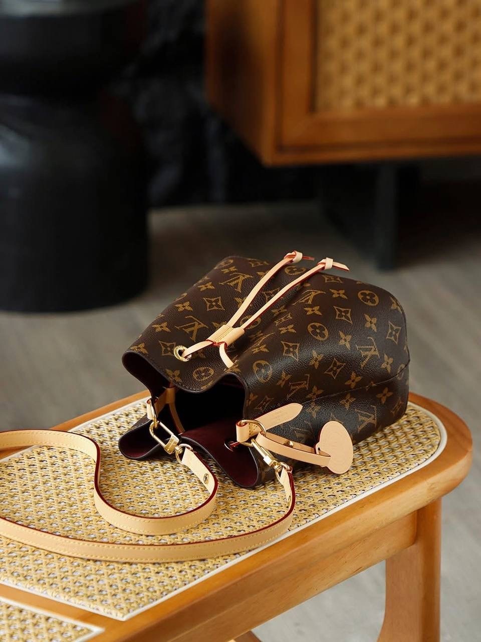 louis vuitton сумка ведро,сумка ведро луи виттон,louis vuitton сумка,женская сумка louis vuitton,louis vuitton сумка на плечо