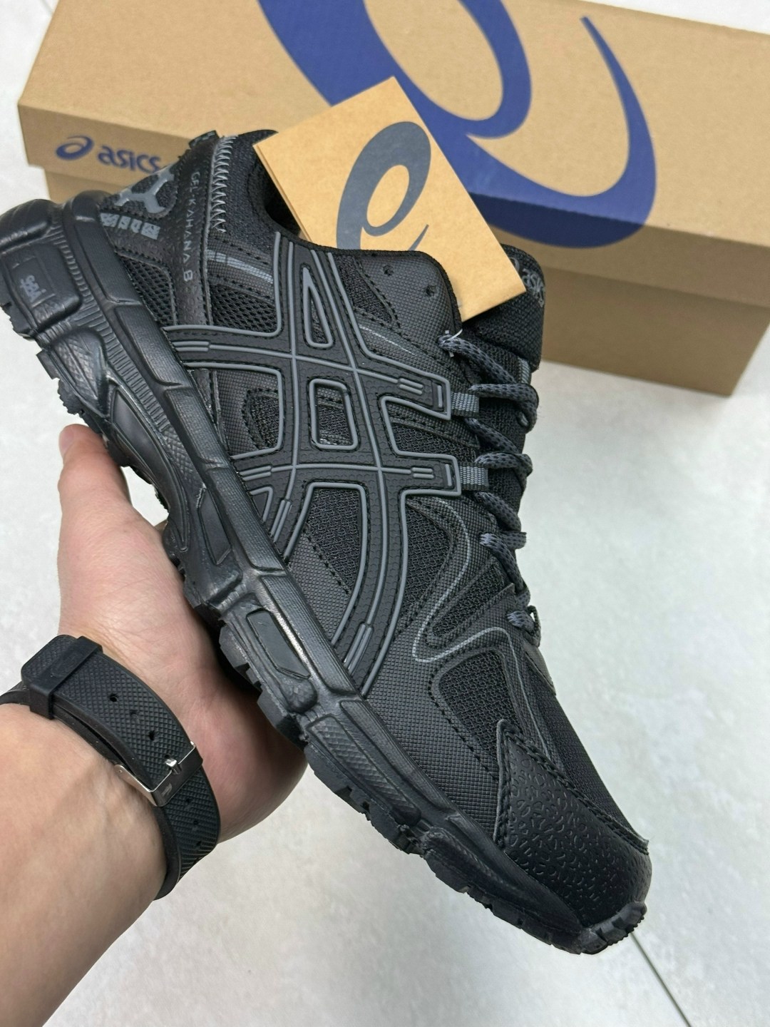 кроссовки asics gel-kahana 8,кроссовки мужские asics gel-kahana 8,мужские летние кроссовки asics gel kahana 8 с черным золотом,кроссовки спортивные asics gel kahana 8,кроссовки asics