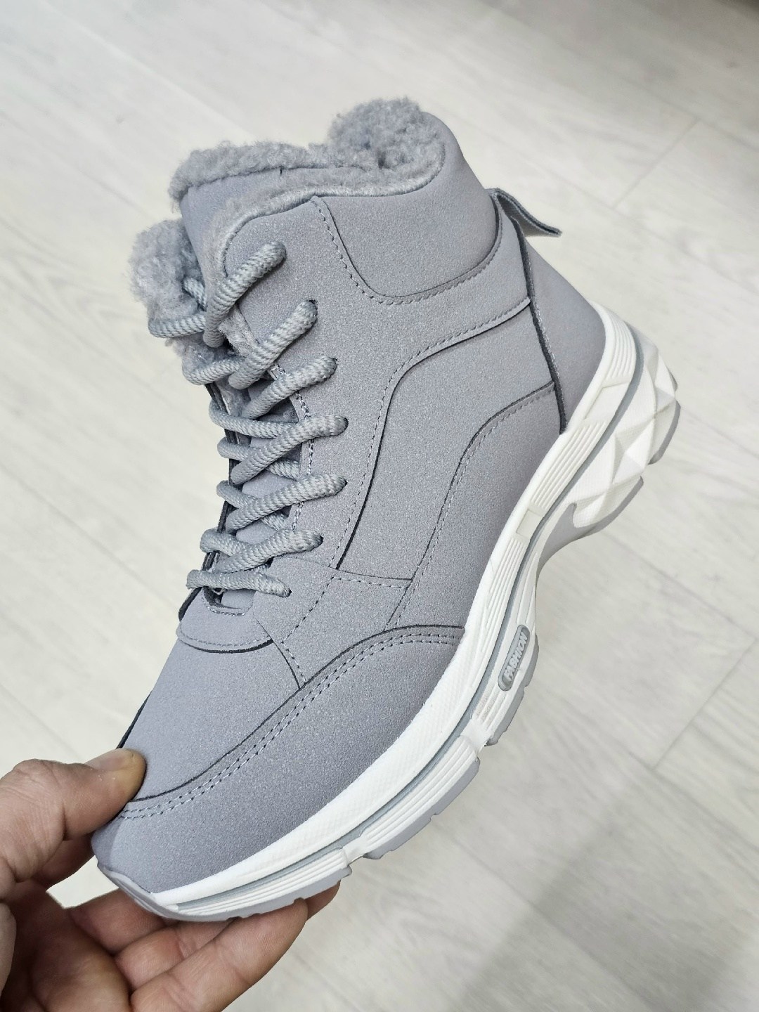 ,женские зимние кроссовки,кроссовки зимние,теплые кроссовки,зимняя женская