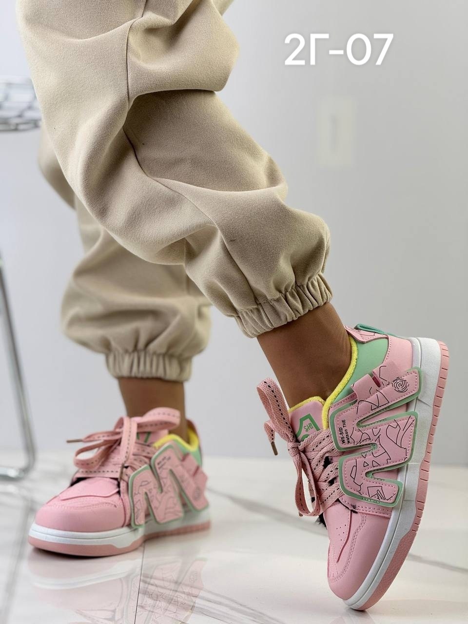 кроссовки женскиe,,модные кроссовки,спортивные кроссовки,кроссовки