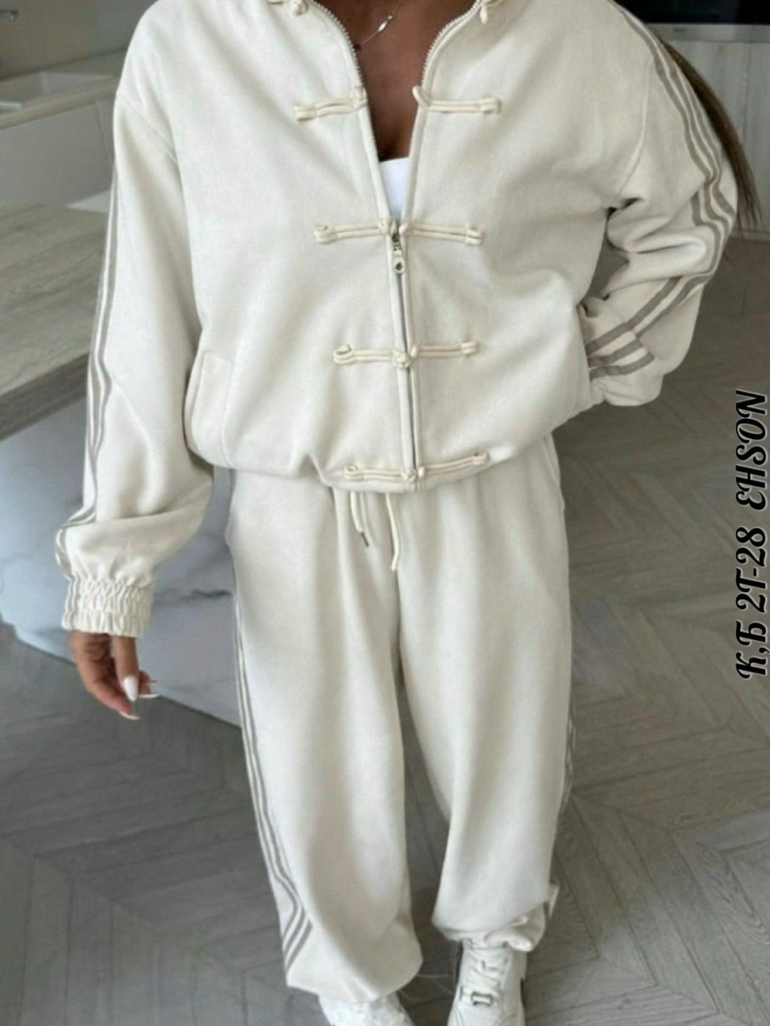 женский спортивный костюм в стиле спорт шик,костюм спортивный с лампасами,костюм спортивный комплект синий размер 54,стильные костюмы,костюм спортивный комплект синий