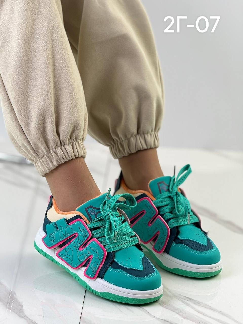 кроссовки женскиe,,модные кроссовки,спортивные кроссовки,кроссовки