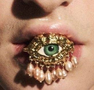 модель анастасия решетова,высокие сапоги,топ вечерний кожаный корсет с перчатками,кожаные сапоги,женщин