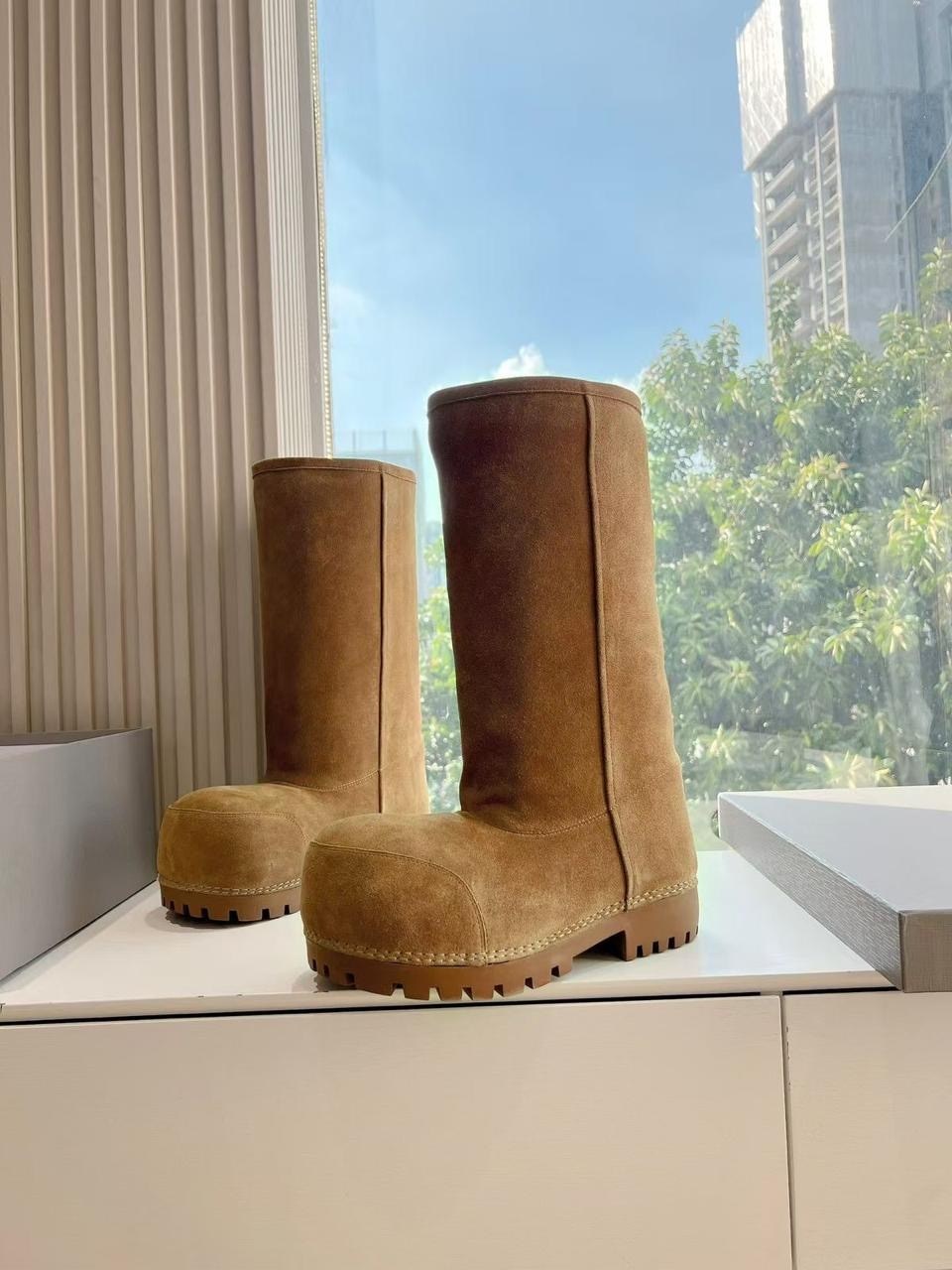 balenciaga women's alaska fur bootie угги,женские замшевые сапоги balenciaga alaska fur bootie бежевые на меху,женские ботинки balenciaga alaska fur high boot premium - brown,женские ботинки balenciag