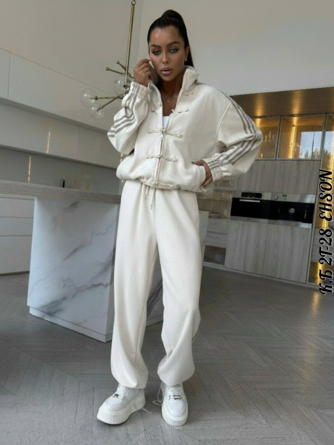 женский спортивный костюм в стиле спорт шик,костюм спортивный с лампасами,костюм спортивный комплект синий размер 54,стильные костюмы,костюм спортивный комплект синий