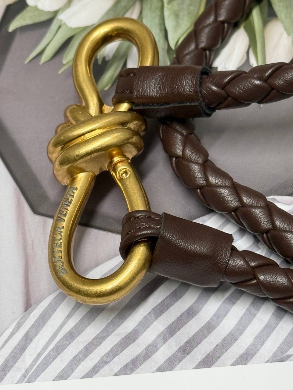 черная женская сумка bottega veneta,женская сумка bottega veneta,сумка bottega veneta,черная кожаная сумка bottega veneta andiamo medium,женская сумка