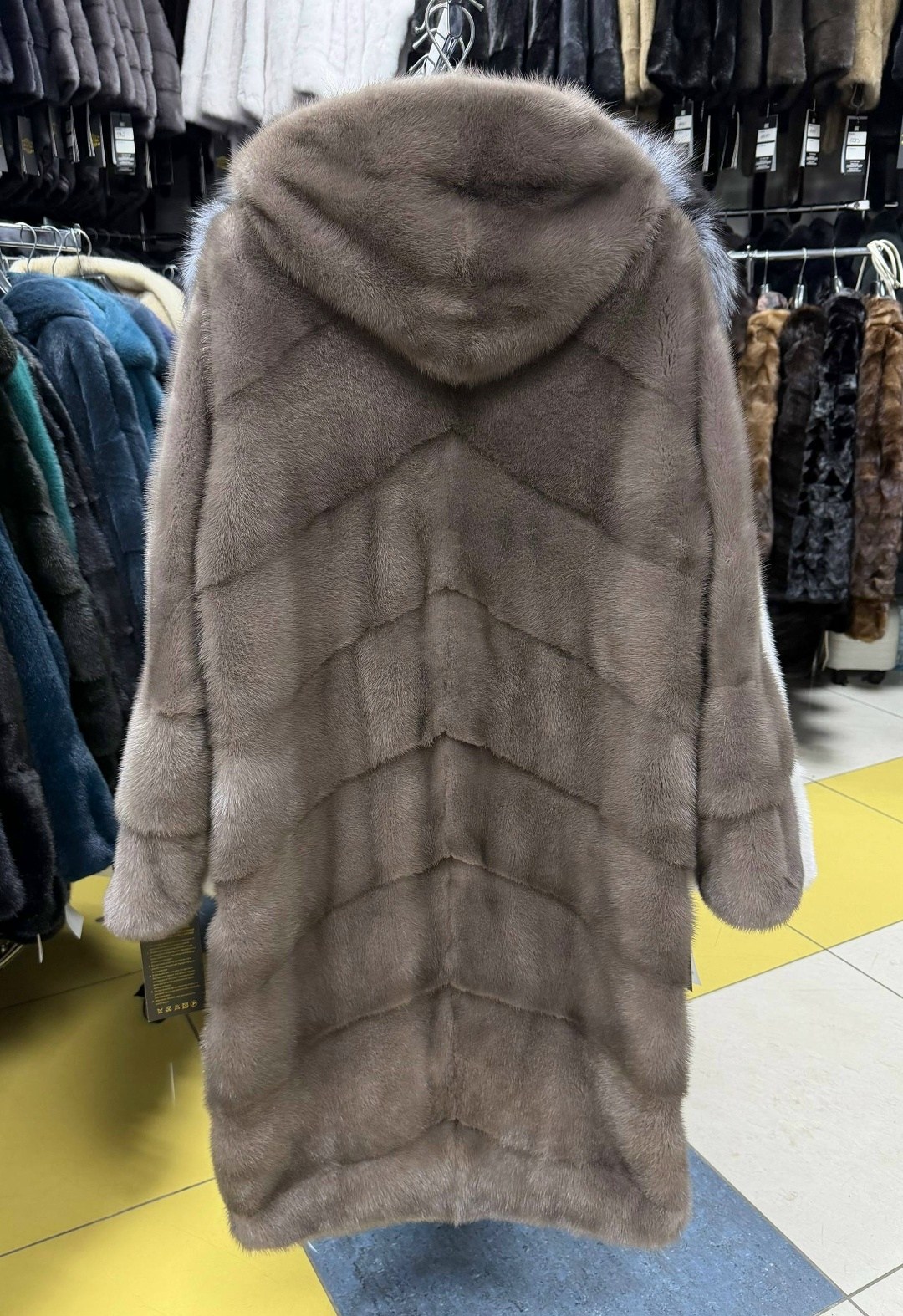 шубка из меха европейской норки с капюшоном цвет "пастель",шубка из меха европейской норки с капюшоном,шубка из меха европейской норки с капюшоном цвет капучино,шуба норковая с капюшоном,шуба норка