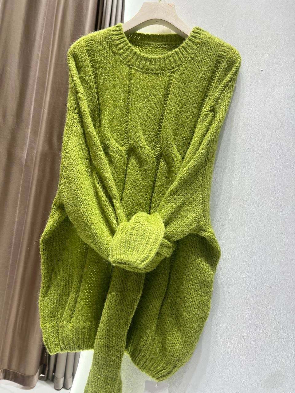 вязаные свитера,модные свитера,женский вязаный свитер,свитер с объемными косами,свитер