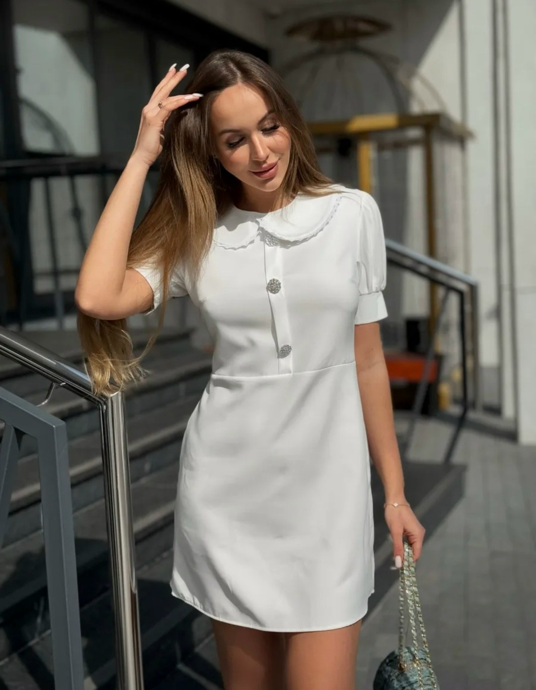 платье с воротником стильное повседневное мини,платье женское недорого стильное,облегающее модное белое мини-платье,белое платье женское,платье женская