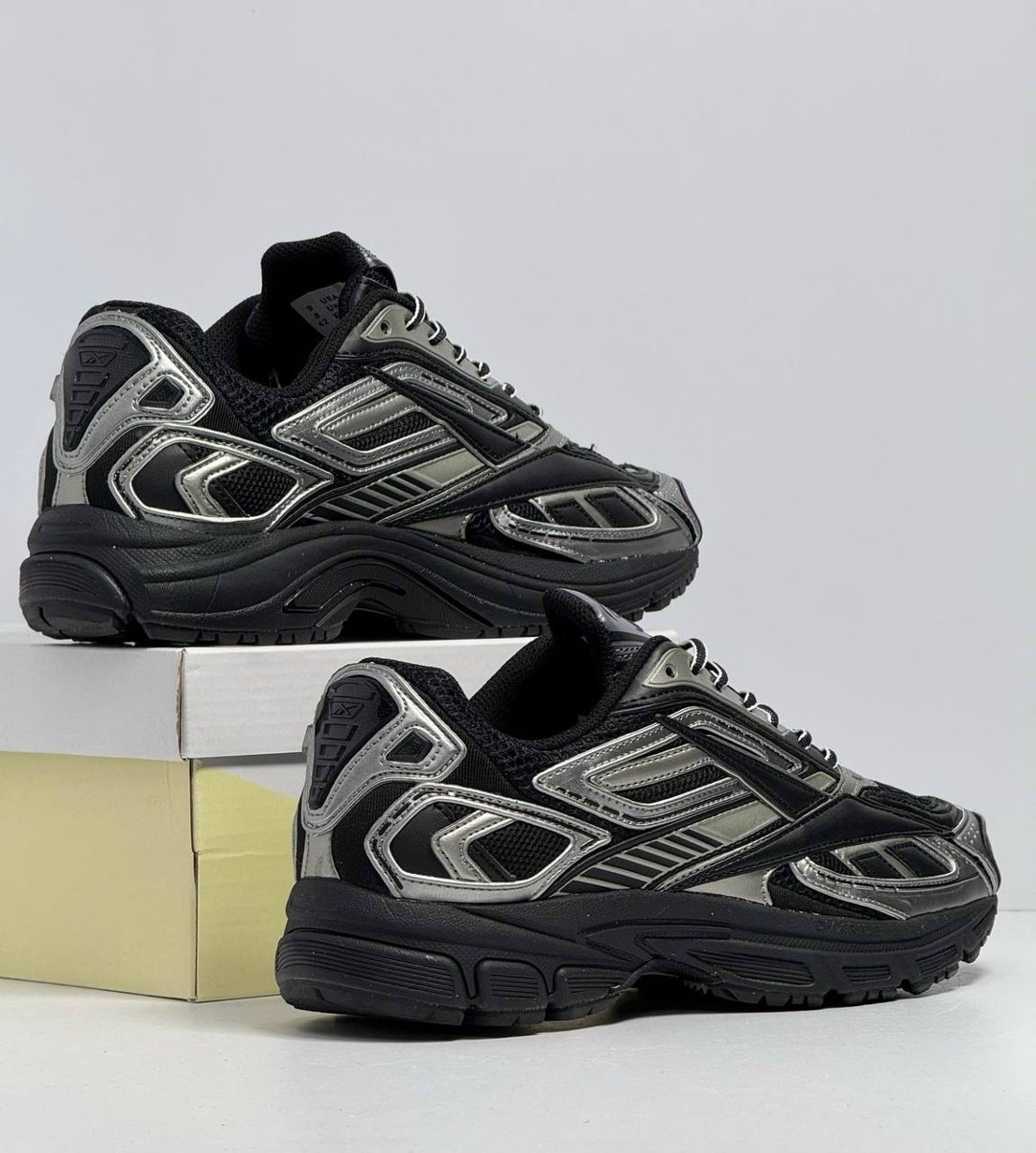 кроссовки мужские balenciaga b-cross16-07 черные 39 ru,мужские черные кроссовки balenciaga track 2,кроссовки спортивные balenciaga цвет черный,кроссовки balenciaga,кроссовки balenciaga 3xl