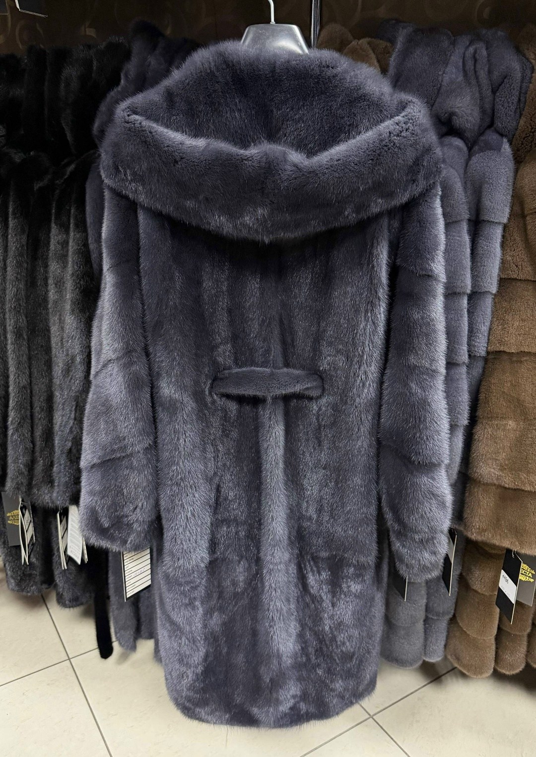 шуба норковая,норковая шуба с капюшоном,шубка из меха европейской норки с капюшоном цвет графит,шубка из меха европейской норки с капюшоном,шуба из меха европейской норки с капюшоном