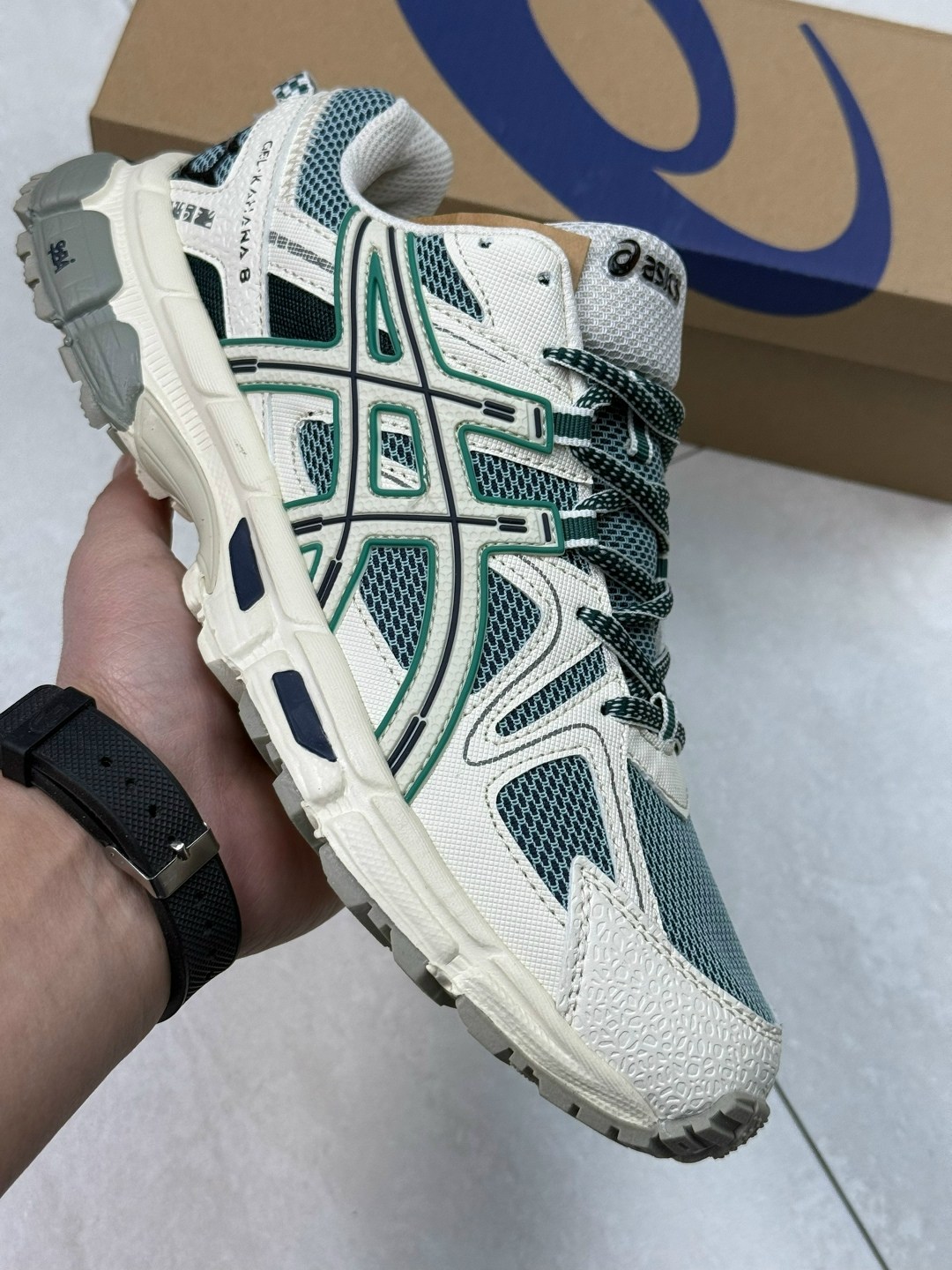 кроссовки asics gel-kahana 8,кроссовки мужские asics gel-kahana 8,мужские летние кроссовки asics gel kahana 8 с черным золотом,кроссовки спортивные asics gel kahana 8,кроссовки asics