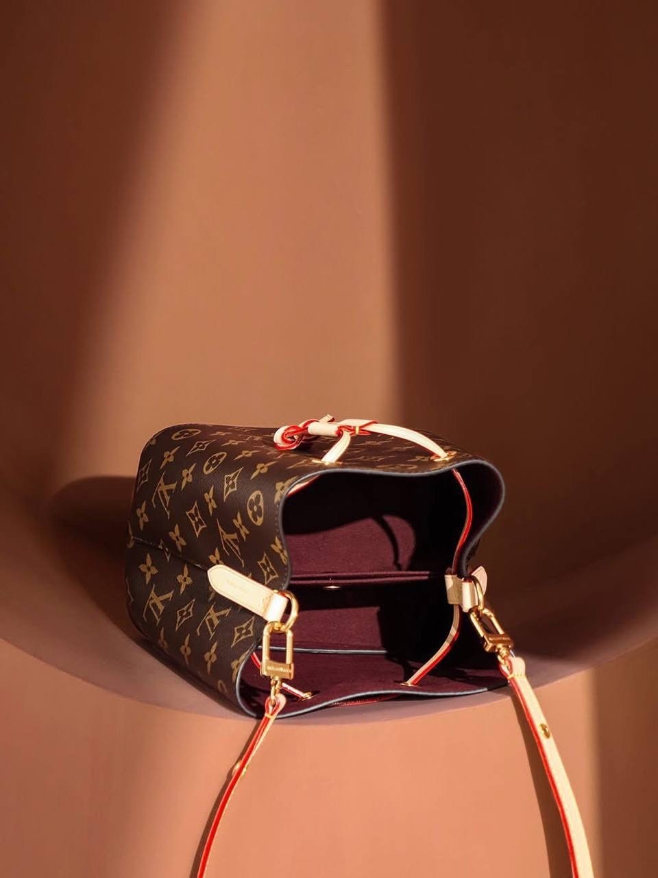 louis vuitton сумка ведро,louis vuitton сумка,сумка ведро луи виттон,женская сумка louis vuitton,louis vuitton сумка на плечо