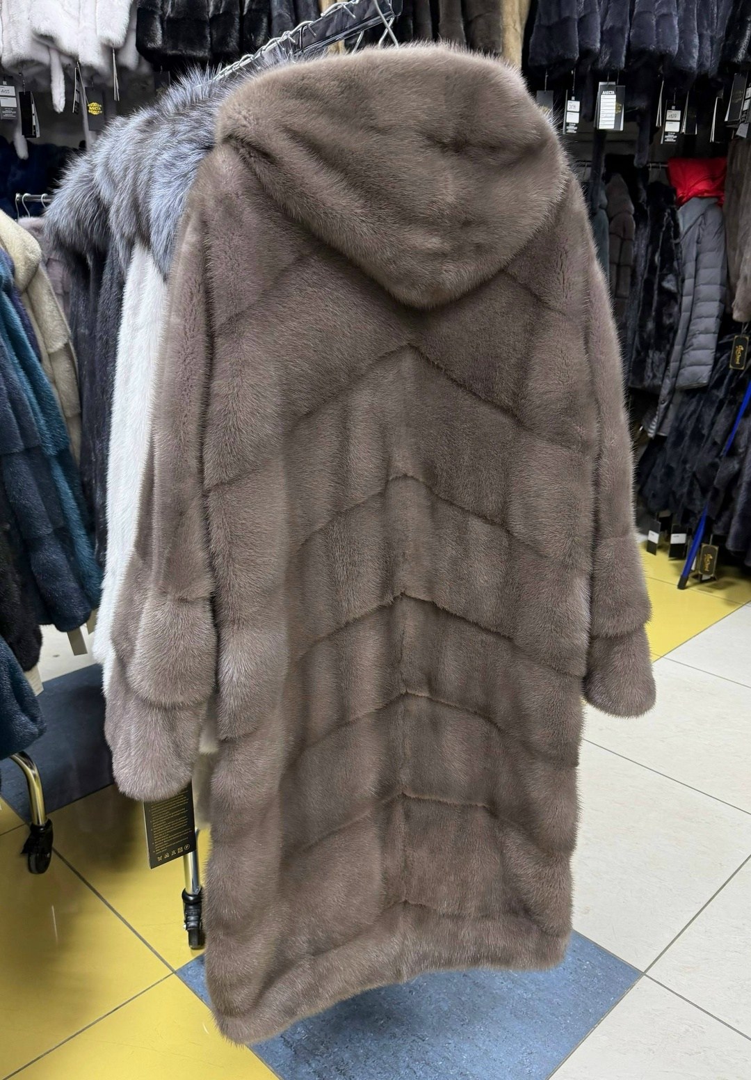 шубка из меха европейской норки с капюшоном цвет "пастель",шубка из меха европейской норки с капюшоном,шубка из меха европейской норки с капюшоном цвет капучино,шуба норковая с капюшоном,шуба норка