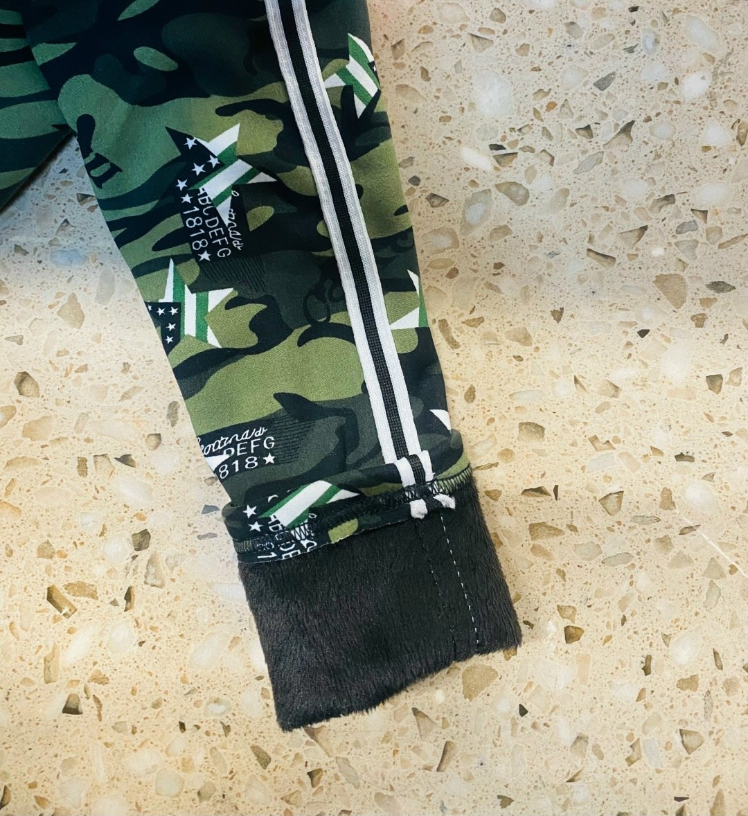 камуфляжные штаны для девочек,брюки модные,легинсы женские,штаны камуфляжные,леггинсы девочке