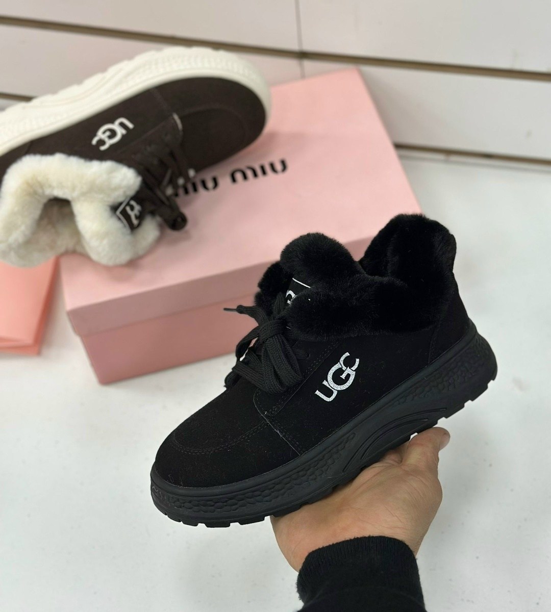 ботинки кроссовки зимние soffie,ботинки кроссовки зимние soffie цвет черный,кроссовки женские зимние меховые на шнурках черные угг ugg sofia alexs,кроссовки женские ugg зимние,