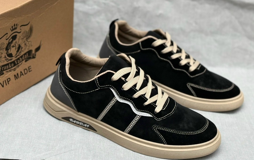 ,мужская ,замшевые кроссовки,кроссовки для мужчин,спортивная  мужская