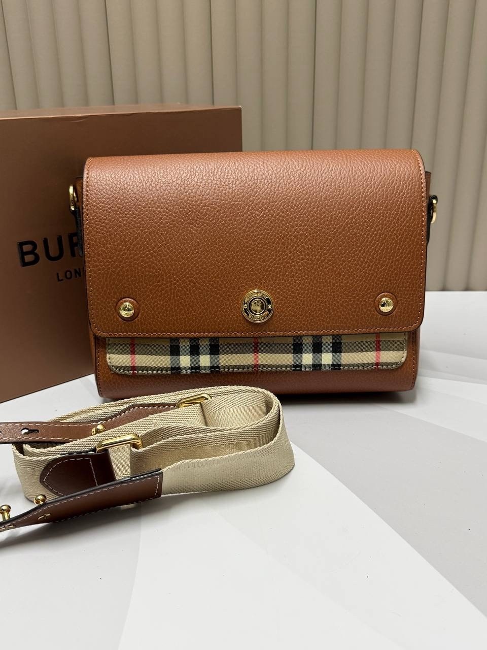 сумка burberry,сумка burberry crossbody bag,burberry сумка на плечо,burberry note medium сумка,сумка burberry женская
