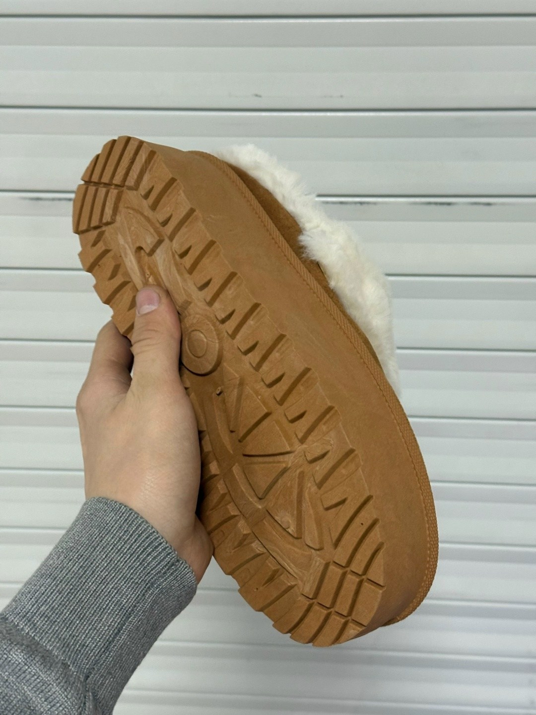 женские пушистые меховые тапочки на платформе,,женские тапочки,тапочки домашние женские,меховые тапочки