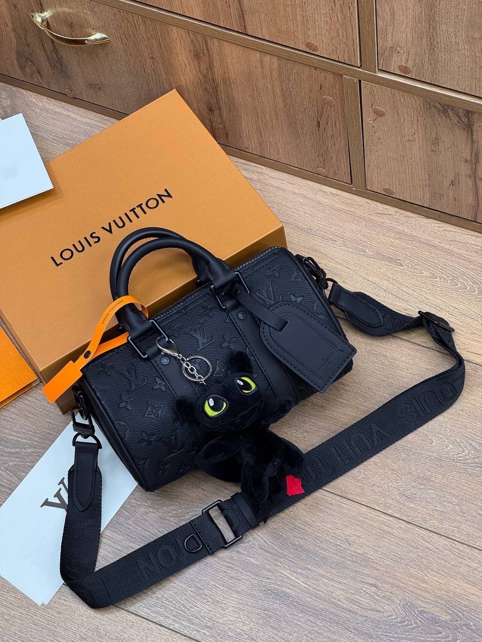 louis vuitton сумка,сумка louis vuitton женская,louis vuitton сумка на плечо,сумка на плечо круглая louis vuitton,модная сумка