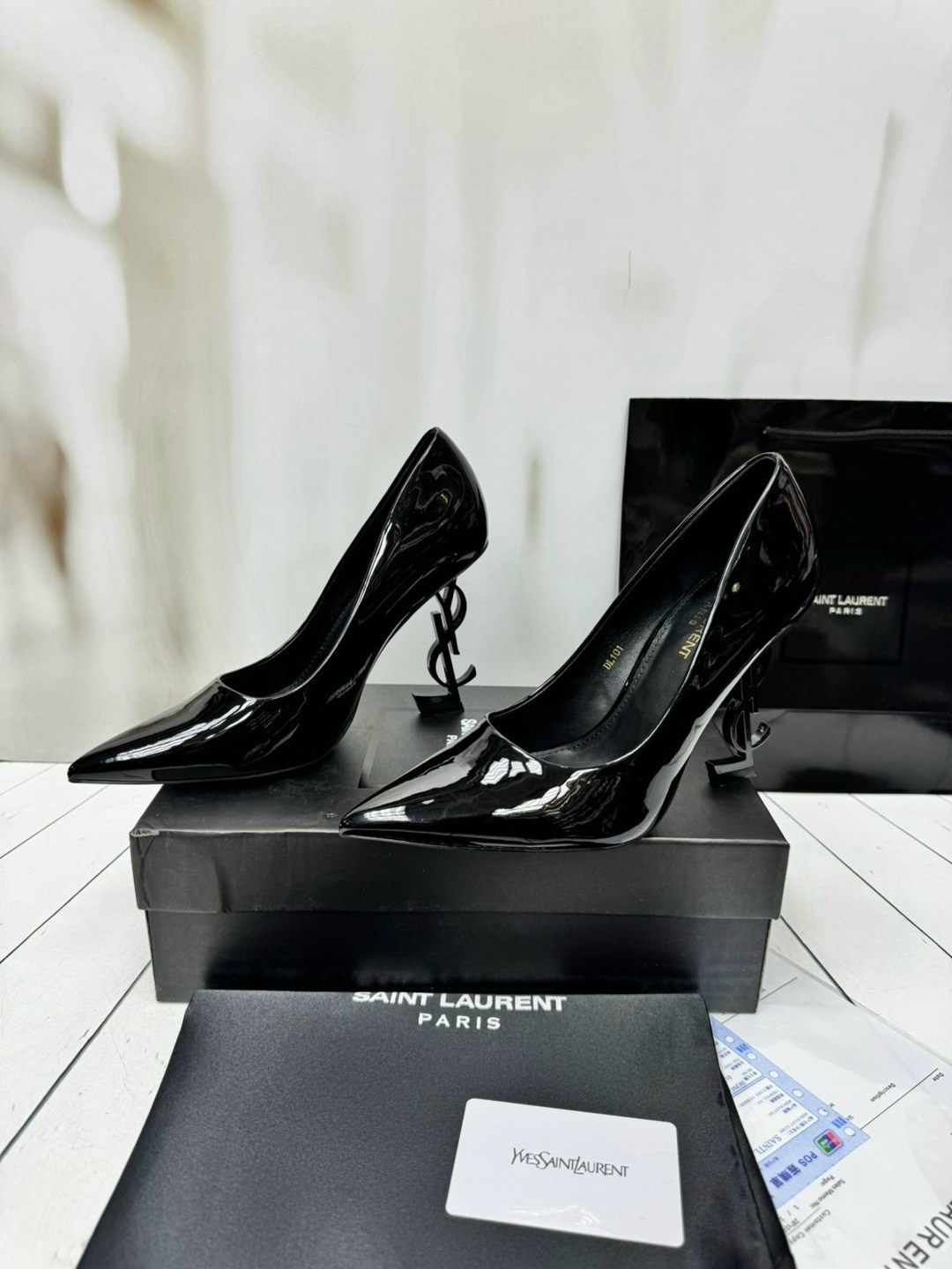 туфли ив сен лоран,,туфли balenciaga,туфли yves saint laurent,туфли ив сен лоран с каблуком логотипом