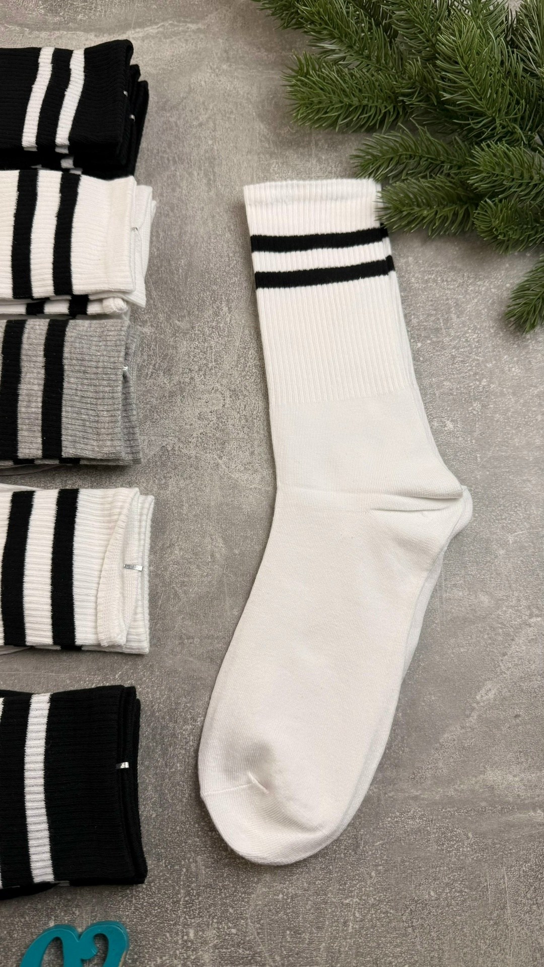 носки с полосками,белые носки классические,носки высокие белые,носки модная,носки белые длинные