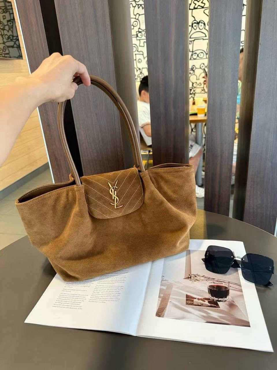 yves saint laurent сумка женская объемная,yves saint laurent сумка,сумка женская yves saint laurent,сумка saint laurent женская замша бордовая,замшевая сумка yves saint laurent 39x23 см