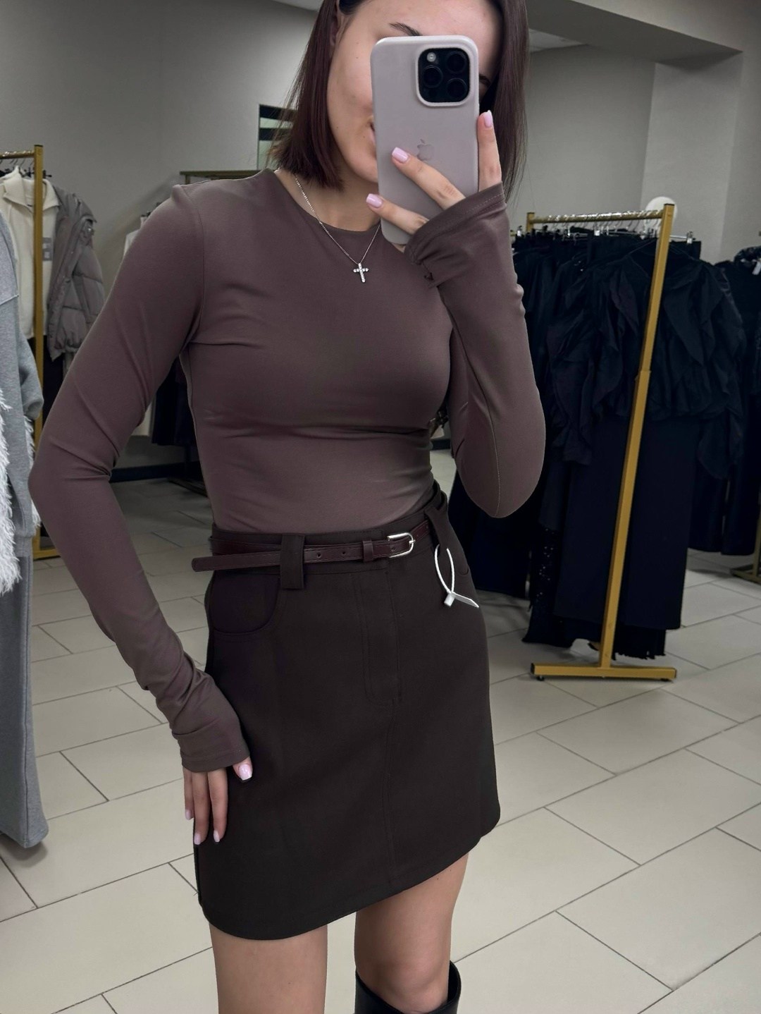 юбка мини из замшевой ткани,юбка мини замшевая emberens,кожаная юбка с водолазкой,юбка женская