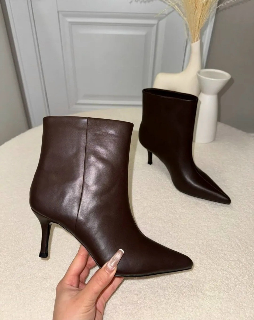 ботильоны,замшевые женские ботильоны с острым носком на,замшевые ботильоны,женские ботильоны,ботильоны женский shoux коричневый размер 37