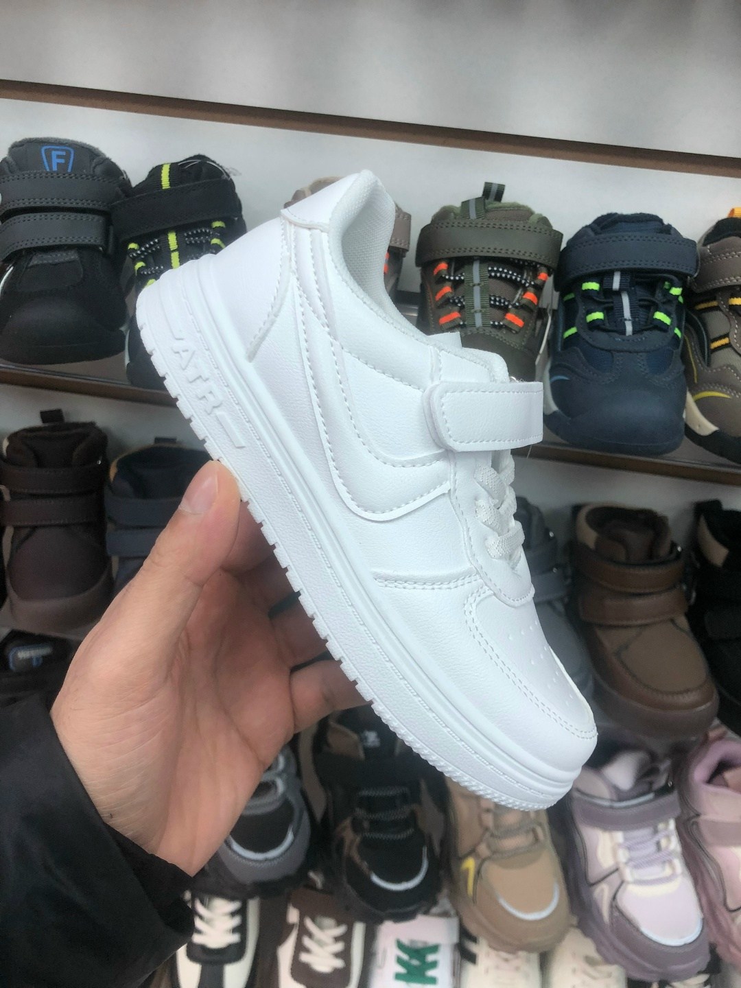 белые кроссовки,кроссовки мальчику,детские кроссовки,,кроссовка детская