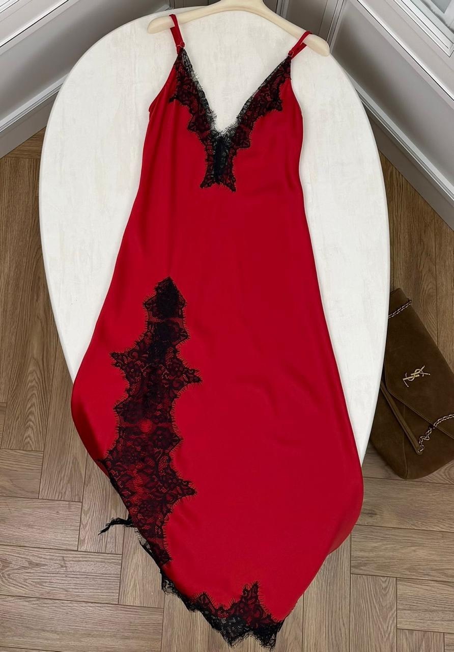 красное платье комбинация,красное шелковое платье на бретельках,шелковое платье комбинация,платье комбинации,шелковое платье