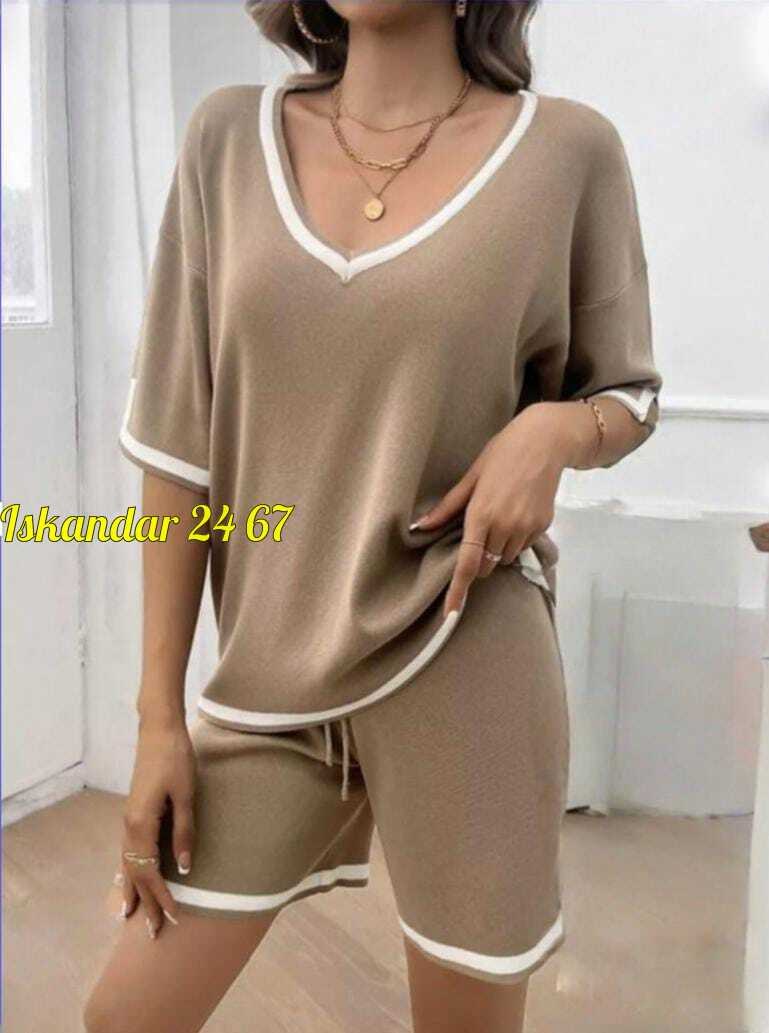 трикотажные костюмы женские,трикотажный костюм с шортами,женский трикотажный костюм из двух предметов,трикотажные костюмы,трикотажный костюм двойка с шортами