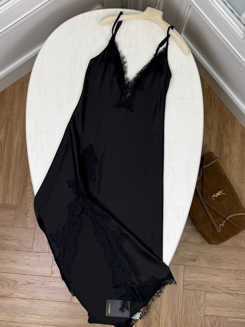 черное платье комбинация,шелковое платье комбинация,платье в бельевом стиле,бельевое платье,платье черное