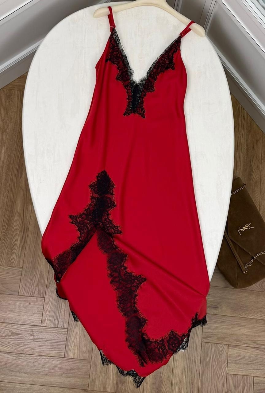 красное платье комбинация,красное шелковое платье на бретельках,шелковое платье комбинация,платье комбинации,шелковое платье
