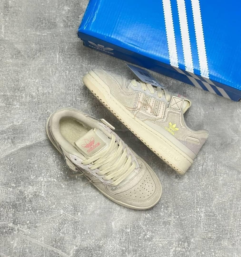 adidas forum low 84 бежевый лайт,кроссовки женские adidas,кроссовки adidas,adidas forum low бежевые замшевые,кроссовки adidas forum 84 low off white