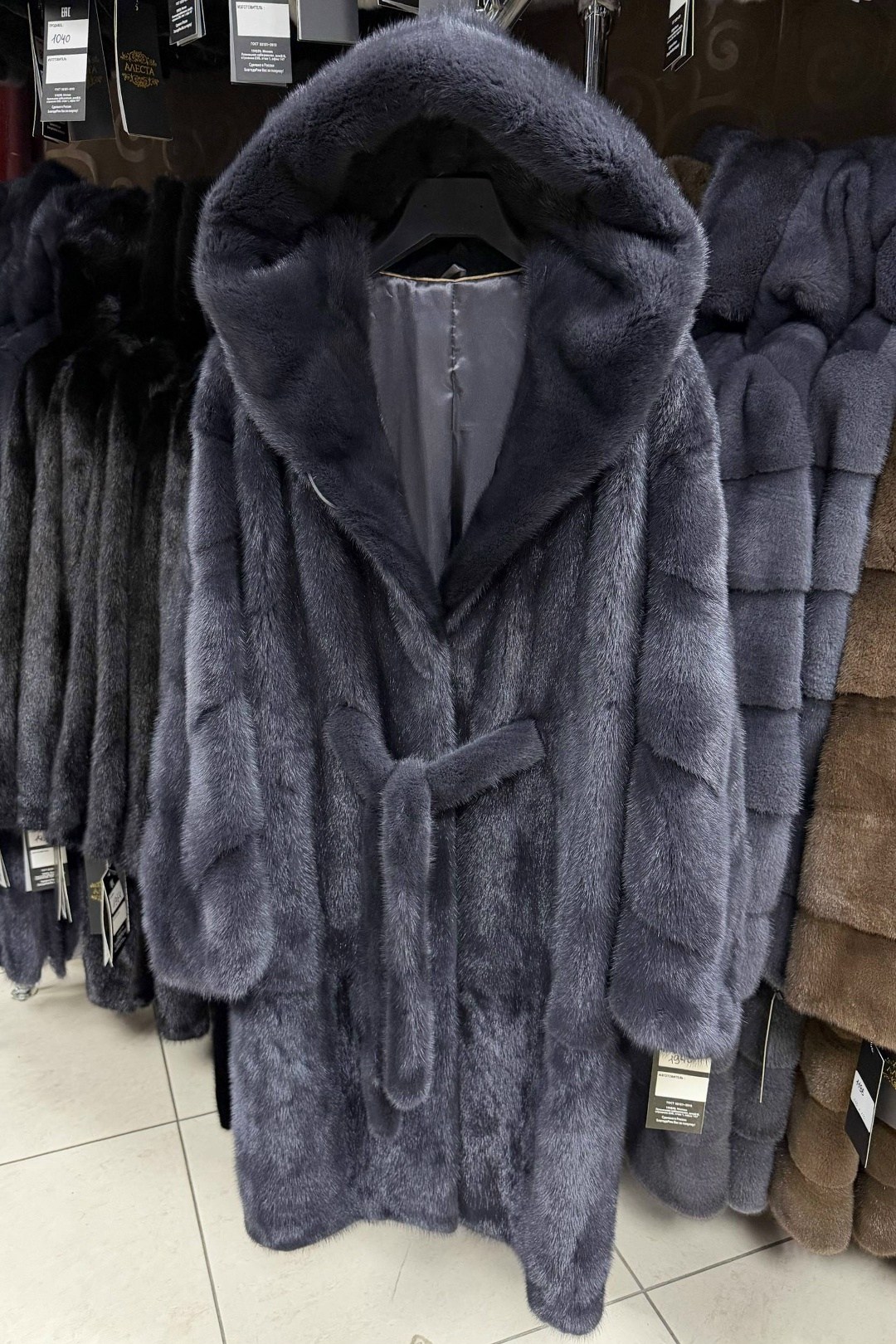 шуба норковая,норковая шуба с капюшоном,шубка из меха европейской норки с капюшоном цвет графит,шубка из меха европейской норки с капюшоном,шуба из меха европейской норки с капюшоном