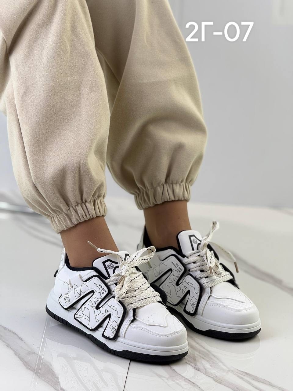 кроссовки женскиe,,модные кроссовки,спортивные кроссовки,кроссовки