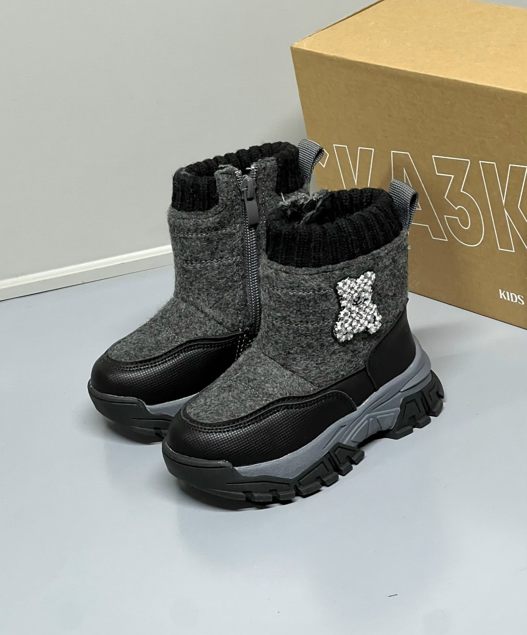 детские валенки,,детская ,зимняя ,зимние детские ботинки