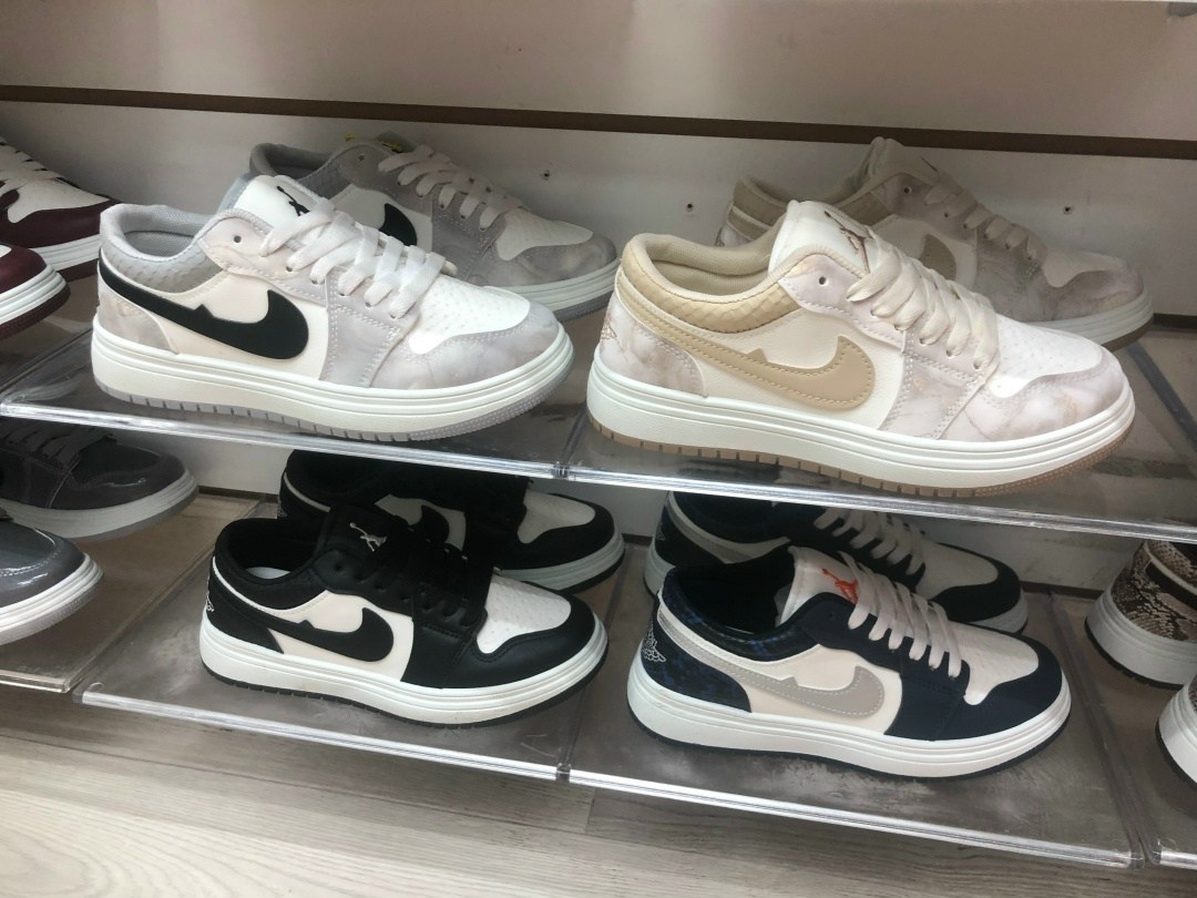 кроссовки,обуви,фирменные кроссовки,спортивные кроссовки,оригинальные кроссовки