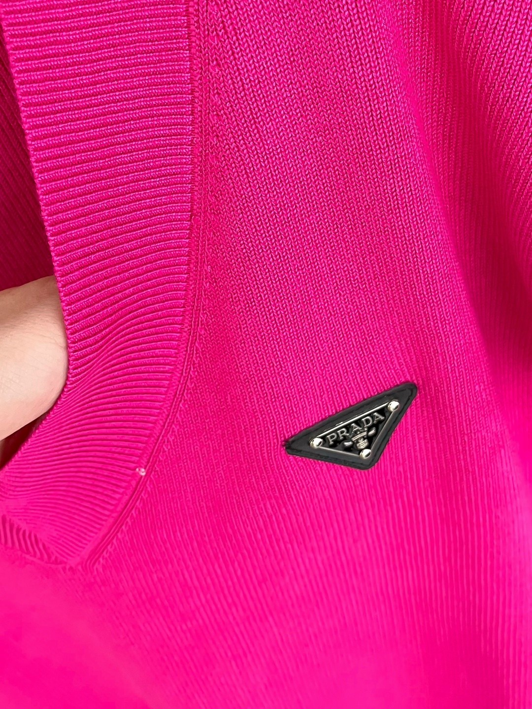 трикотажная жилетка,жилетка вязаная,вязаные жилеты,жилет женский,жилетка женская