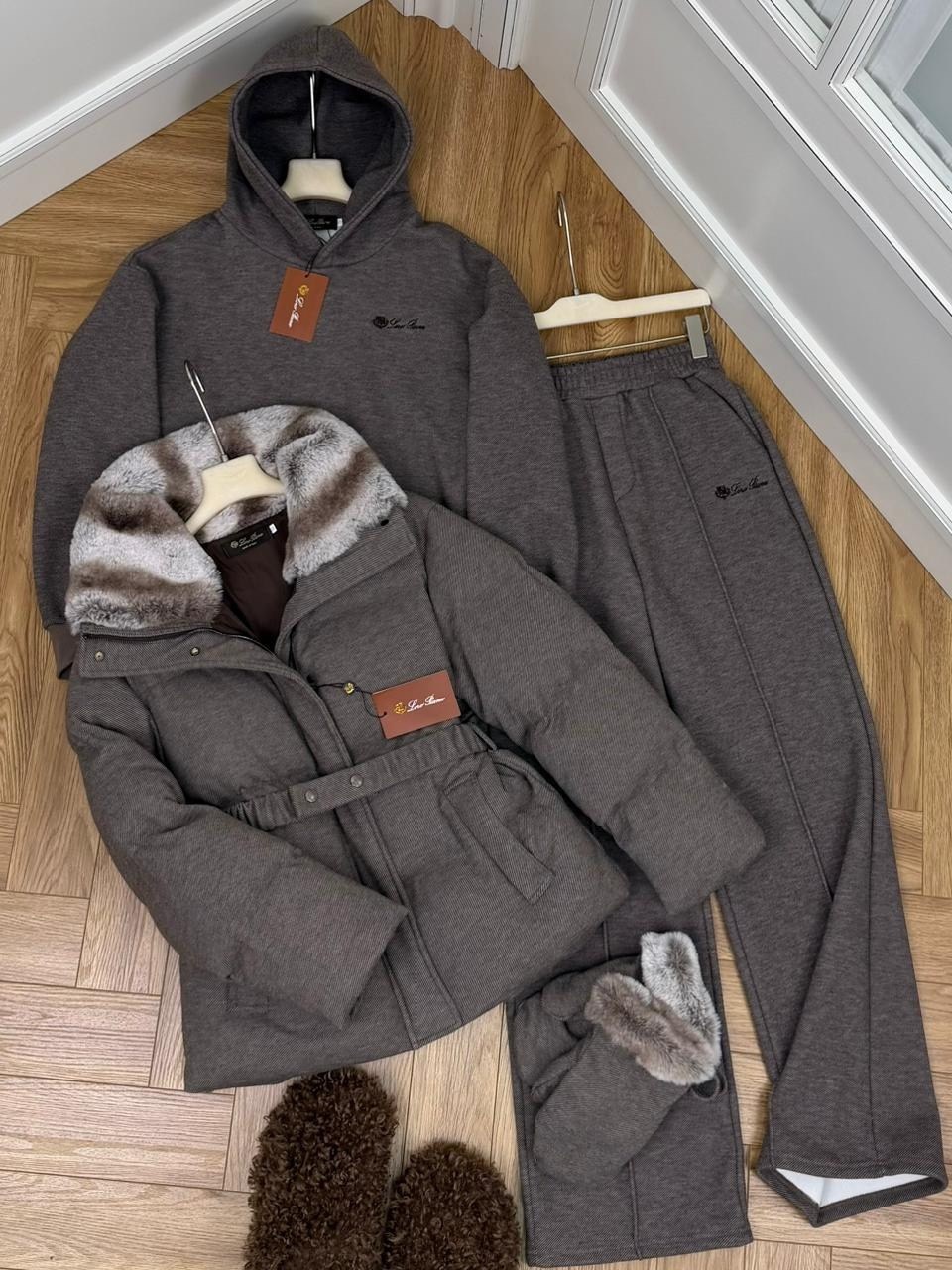 loro piana серый женский костюм тройка на флисе,комплект куртка,женский серый костюм тройка miu miu,костюм тройка miu miu,зимняя куртка