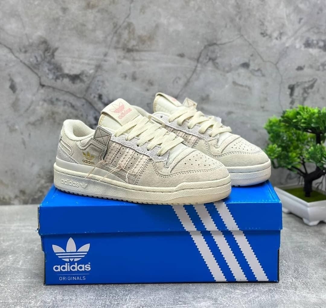 adidas forum low 84 бежевый лайт,кроссовки женские adidas,кроссовки adidas,adidas forum low бежевые замшевые,кроссовки adidas forum 84 low off white